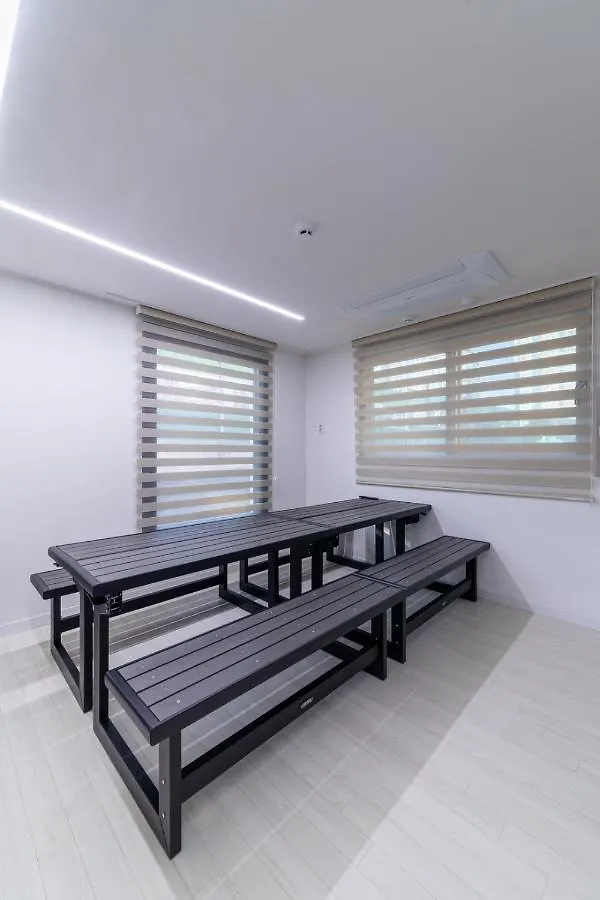 4 Rooms 3 Bathrooms Whole House 부산광역시 0*,